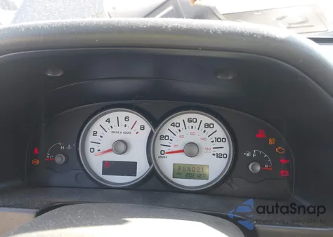 2005 Ford Escape Xlt from USA, damaged, VIN 1FMCU93175DA18596